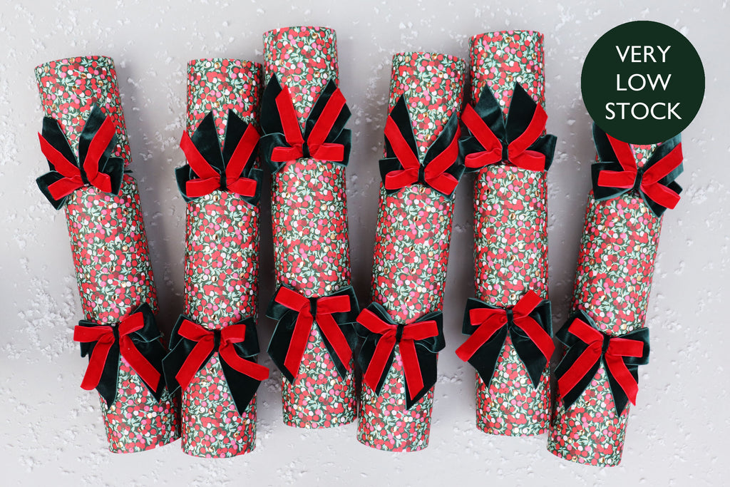 LUXURY 'KING' RED WINTER BERRIES CHRISTMAS CRACKERS