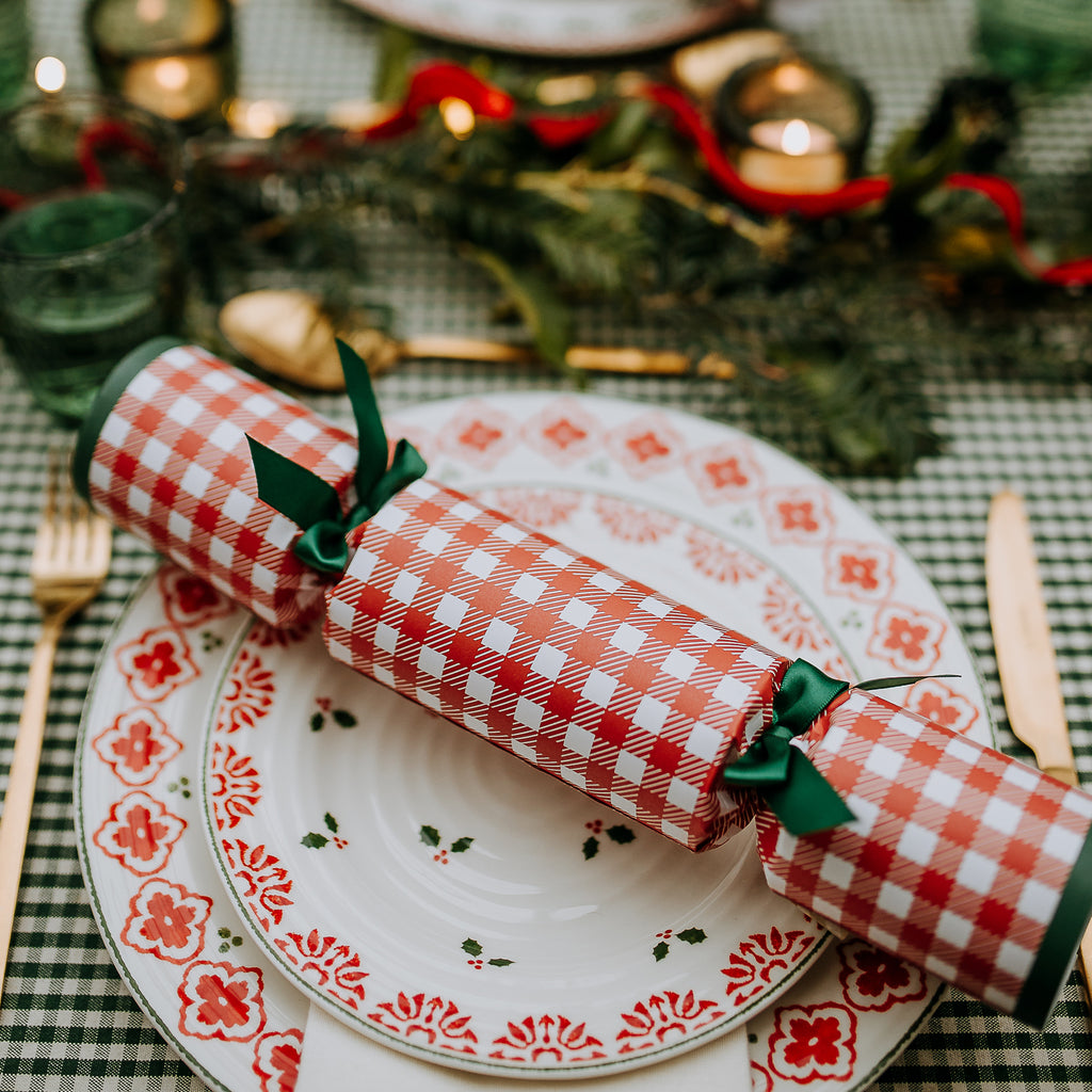 RED GINGHAM LUXURY CHRISTMAS CRACKERS