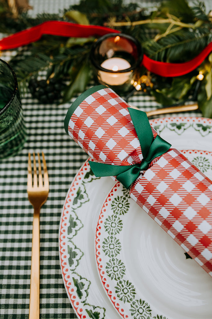 RED GINGHAM LUXURY CHRISTMAS CRACKERS