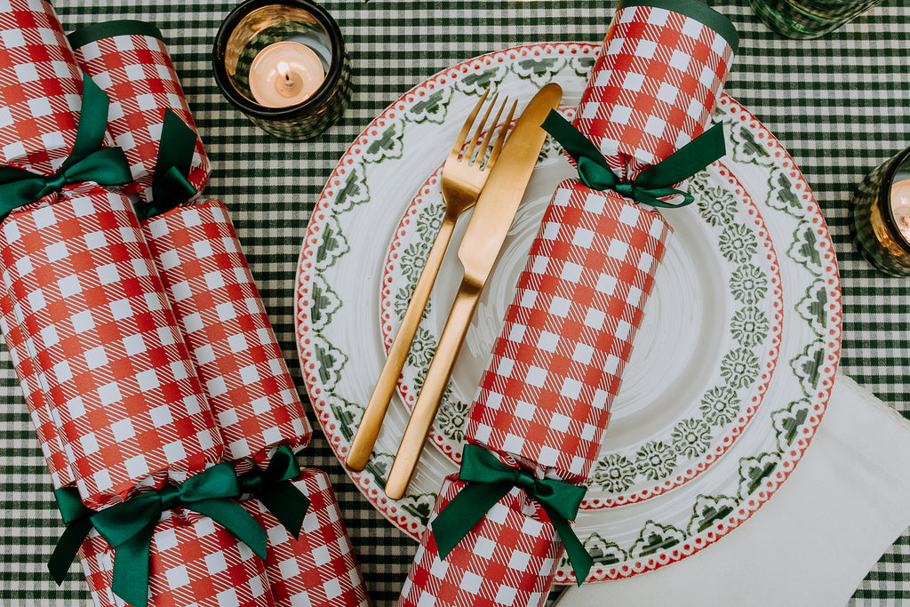 RED GINGHAM LUXURY CHRISTMAS CRACKERS