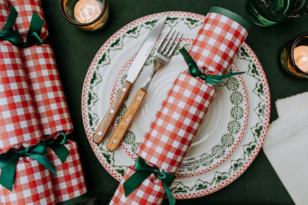 RED GINGHAM LUXURY CHRISTMAS CRACKERS