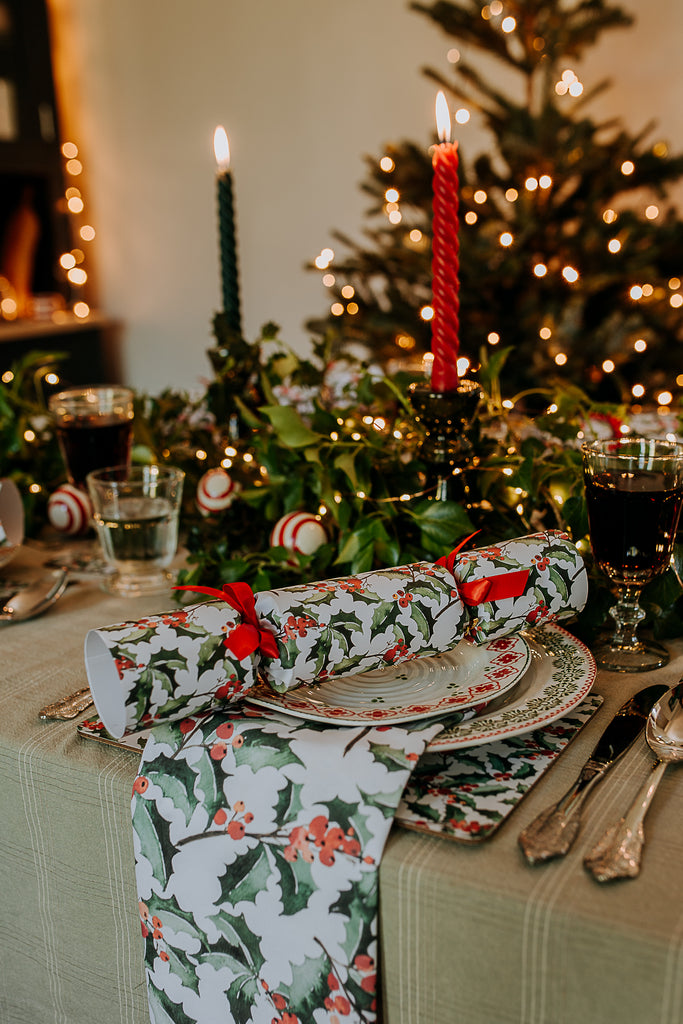 tablescape green holly luxury